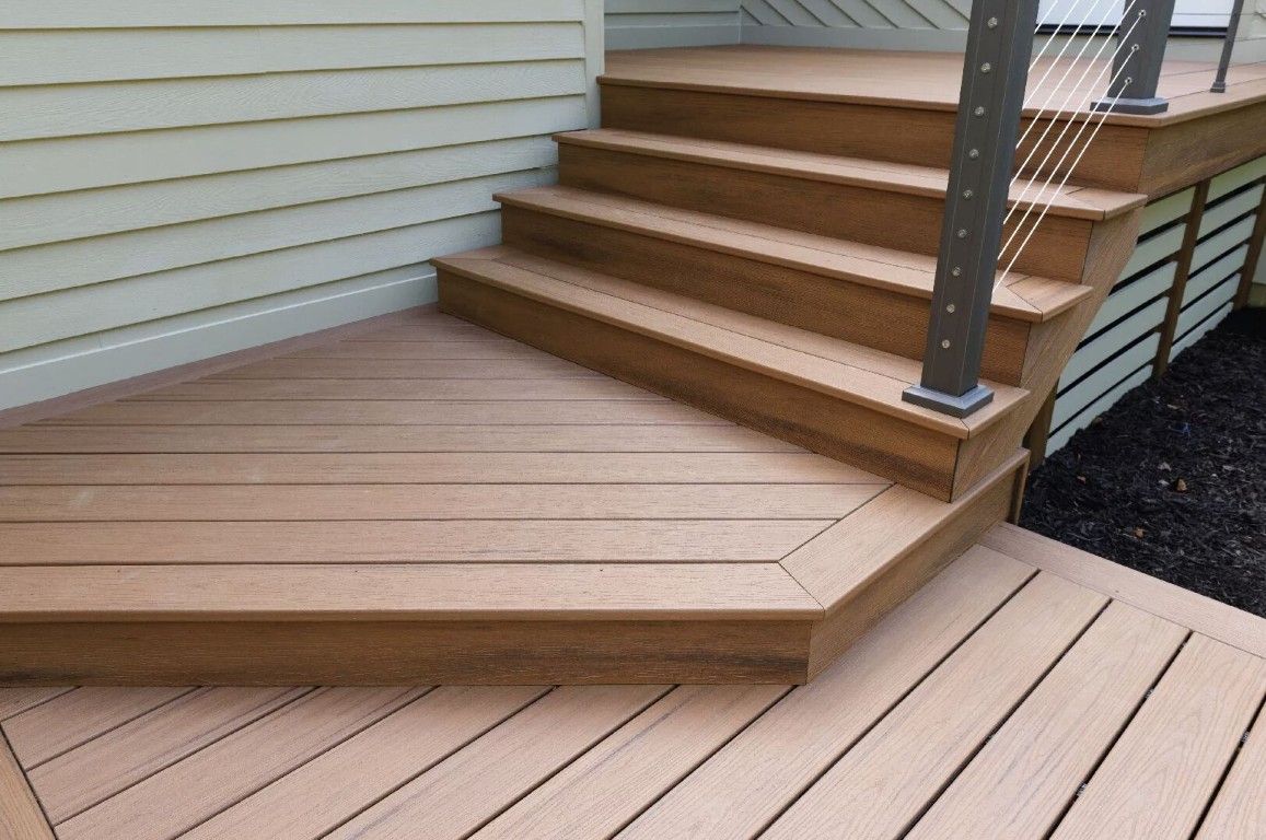 Custom deck design and installation in Fullerton, CA